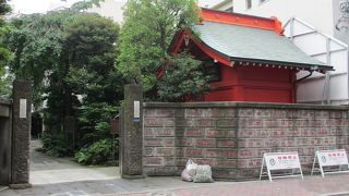 2つの稲荷があります