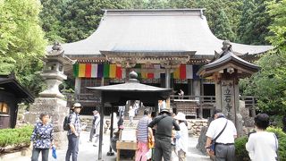 立石寺の中心になる本堂