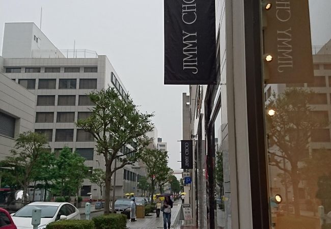 神戸大丸の路面店