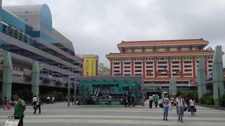 香港に比べれば安価だが