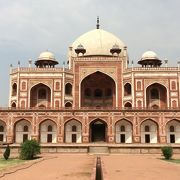 イスラム建築の最高峰の一つとされる