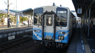 山の中を進んでいきます