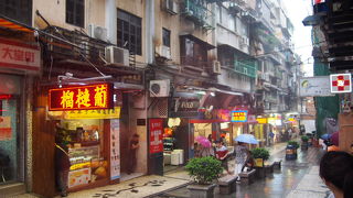 カテドラル広場下の飲食街