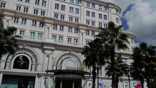 高級ブランドショップばかり