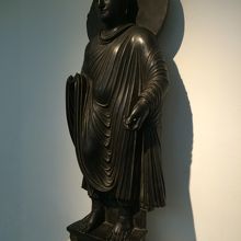 クシャーナ朝の仏像