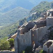 宗教の歴史と人間の偉業に驚く虚城　Chateau de Peyrepertuse