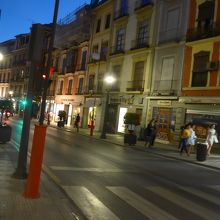 イザベル広場周辺の街並みの夜景