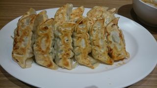 駅直結の宇都宮餃子店