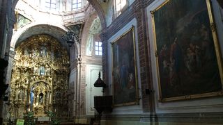 内部の装飾が秀麗