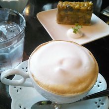 今回はあえてのアップルケーキ