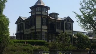 六角形の塔があります。