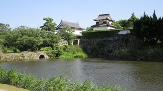 福岡城 潮見櫓 　昔はこの辺まで海でした。