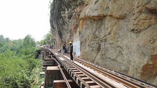 橋を渡るのだったら細心の注意を