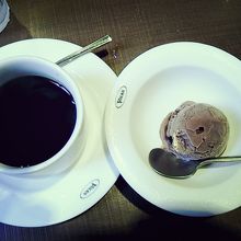 ドリンクバーとアイス(チョコチップ)