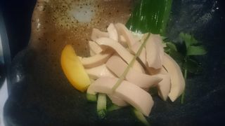 松本駅の近くで、地酒を楽しむ