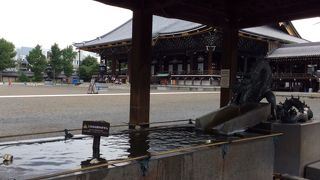 駅から近いので