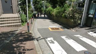 急で長い坂道、見るだけでうんざり