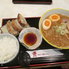 餃子とセットで食べました