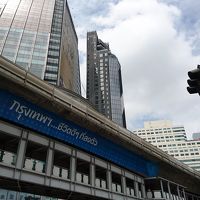 右の建物。隣はインターチェンジ21