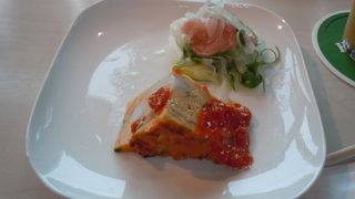 コスパ抜群、庭園を臨んでいい感じ