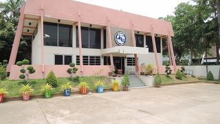 変な場所にある