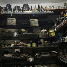 戦争資料記念館、展示されている出土品の数々。