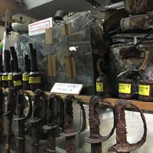 戦争資料記念館、展示されている出土品の数々。