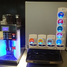 コーヒーマシン＆ドリンクサーバー