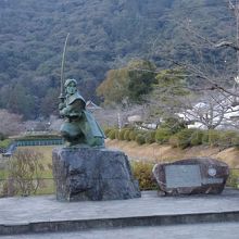 佐々木小次郎像