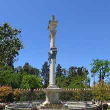 横から径見た塔です