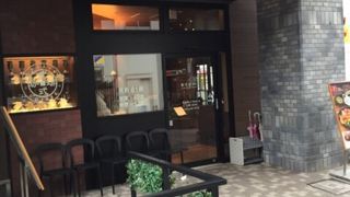高架下の喫茶店