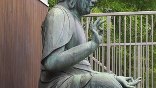 横から見ることができます