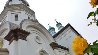 重厚な建築の教会です