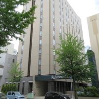 新しくて立派な外観