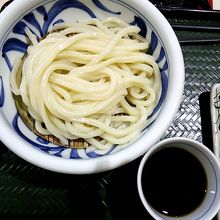 ざるうどんと天ぷら