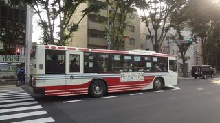 昔から変わらない赤白のデザイン