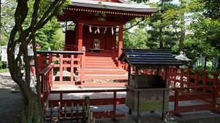 源平池の島に建てられた弁財天