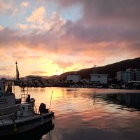 近くの古仁屋帰港の夕陽
