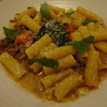 イノシシと牛肉のパスタ