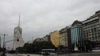 大統領府から議事堂へ