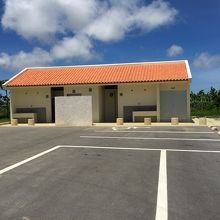 トイレと手洗い場は完備されています。