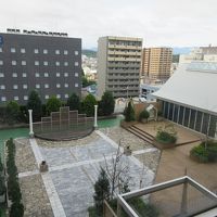 部屋からの眺め。チャペルが丸見え。