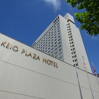 駅に近くて大通りに面しているので便利