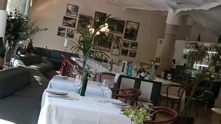 カサミラ内の素敵なカフェレストラン