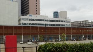 大阪の元中央郵便局跡に仮局舎が誕生