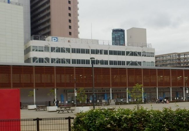 大阪の元中央郵便局跡に仮局舎が誕生