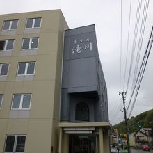 雨降りとはいえ、だぁれも外にはいなかった