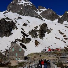 ダムの上からの眺め