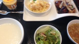 場所はいいけれど味はいまひとつ