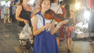 日本の縁日を思い出した。